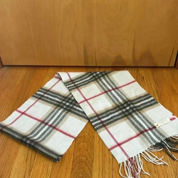 Peck & Peck Accessories - Peck and Peck Scarf Cashmere Tan and Red EUC